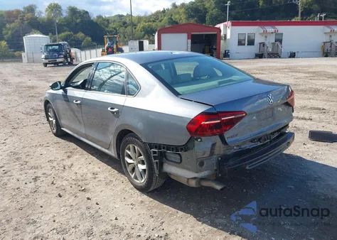 2018 Volkswagen Passat 2.0T R-Line/2.0T S z USA, uszkodzony, nr VIN 1VWAA7A39JC046328